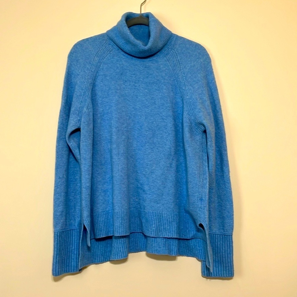 J. Crew Turtle Neck Wool Blend Sweater Size Large